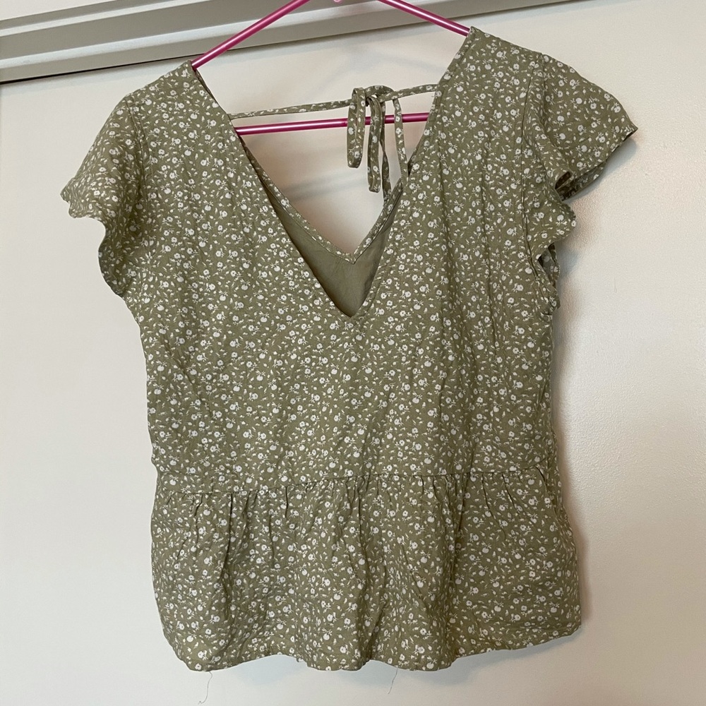 Green floral, tie back Abercrombie blouse